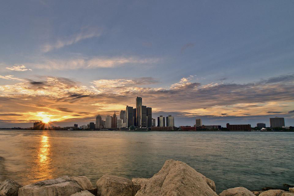 Limo service from Chicago to Michigan - Sunset in Detroit